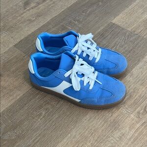 No Boundaries Blue and White color way sneakers
